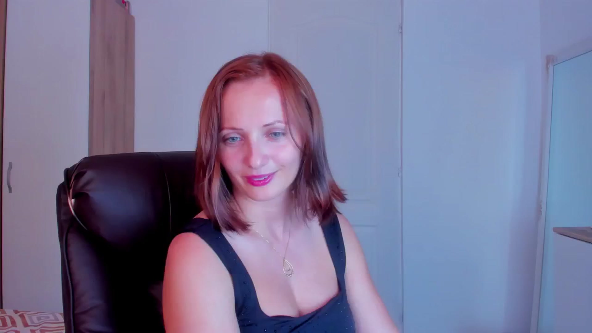 Gallery image thumbnail from KatBirdie_x's myfreecams stream on, 07/18/2024, 17:53 image 5 of 20