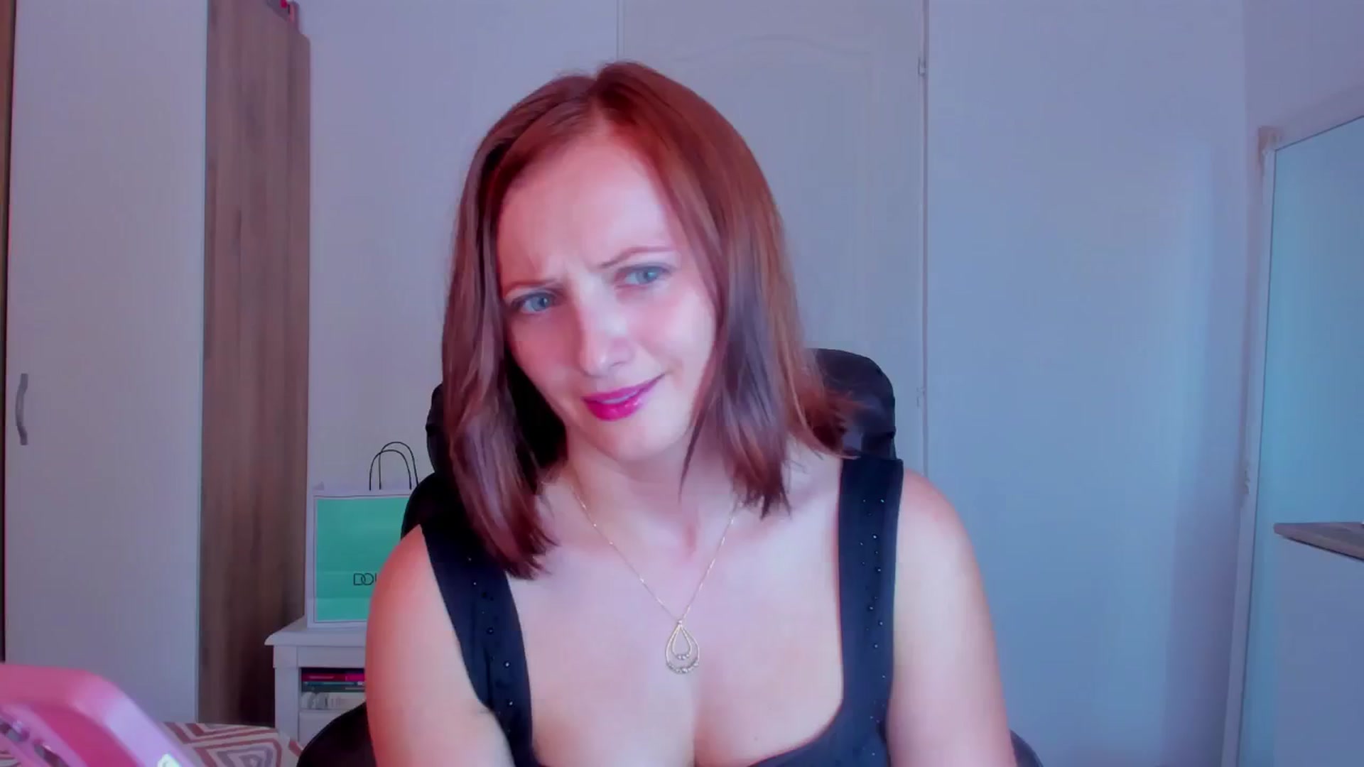 Gallery image thumbnail from KatBirdie_x's myfreecams stream on, 07/18/2024, 17:53 image 4 of 20