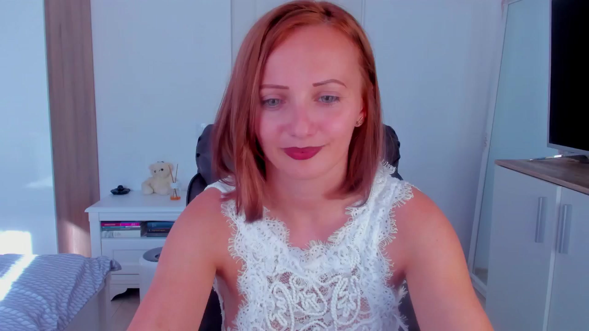 Gallery image thumbnail from KatBirdie_x's myfreecams stream on, 07/28/2024, 15:34 image 13 of 20