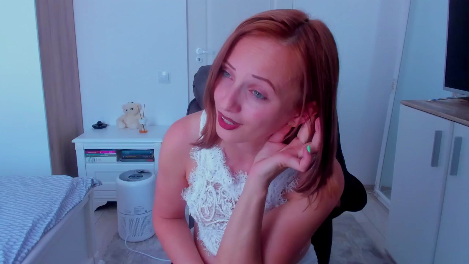 Gallery image thumbnail from KatBirdie_x's myfreecams stream on, 07/28/2024, 15:34 image 2 of 20