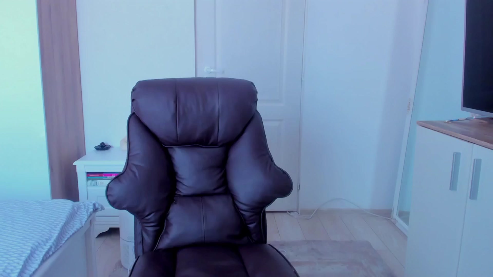 Gallery image thumbnail from KatBirdie_x's myfreecams stream on, 07/28/2024, 15:34 image 4 of 20