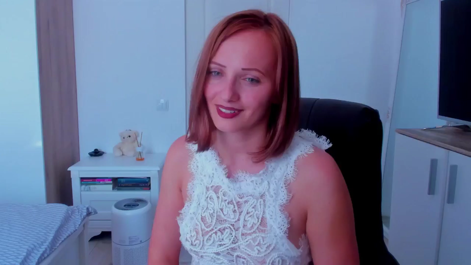 Gallery image thumbnail from KatBirdie_x's myfreecams stream on, 07/28/2024, 15:34 image 6 of 20