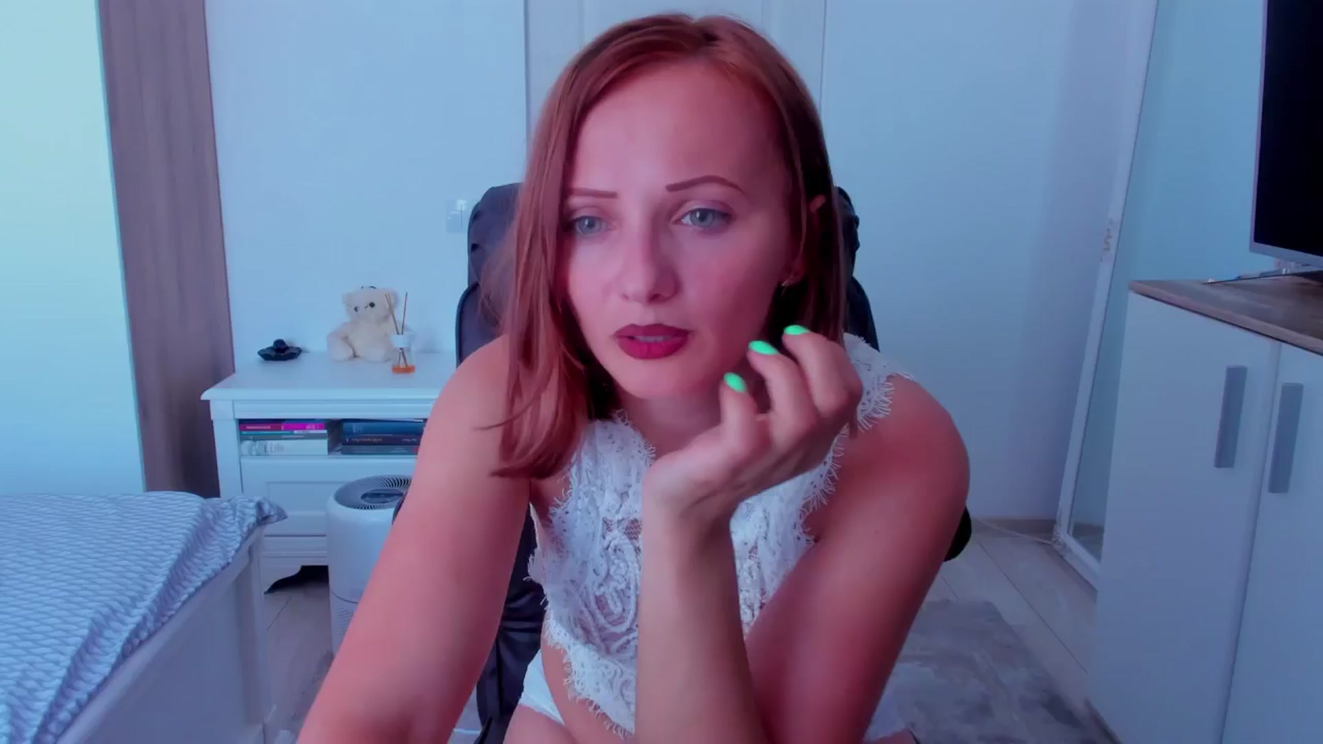 Gallery image thumbnail from KatBirdie_x's myfreecams stream on, 07/28/2024, 15:34 image 1 of 20
