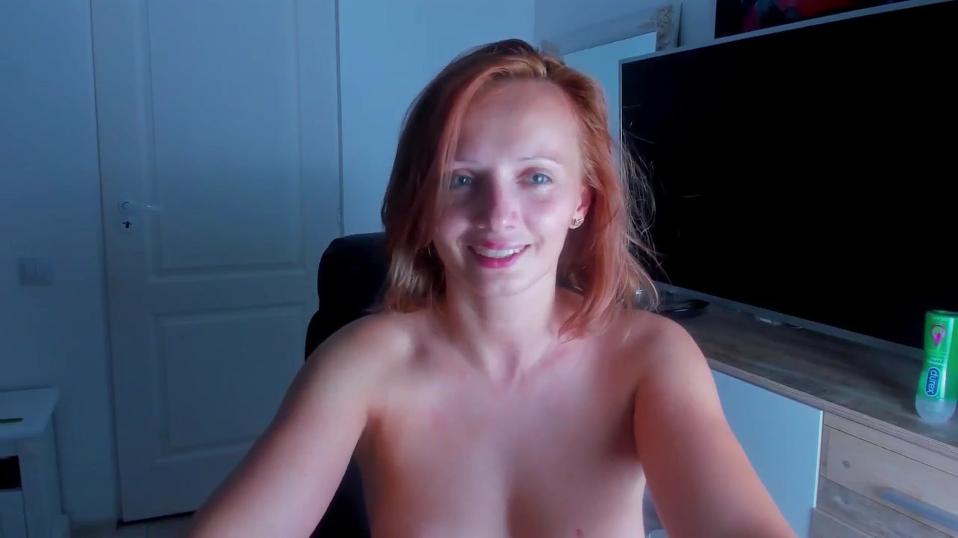 Gallery image thumbnail from KatBirdie_x's myfreecams stream on, 08/07/2024, 17:42 image 19 of 20