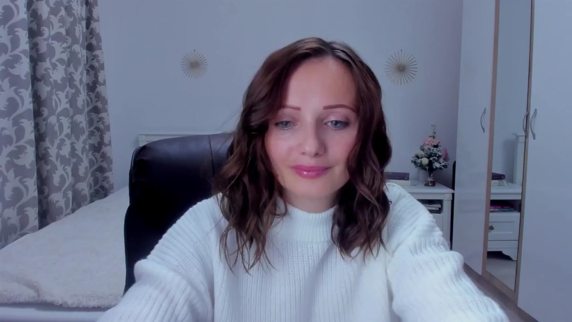 Gallery image thumbnail from KatBirdie_x's myfreecams stream on, 12/01/2024, 15:01 image 20 of 20