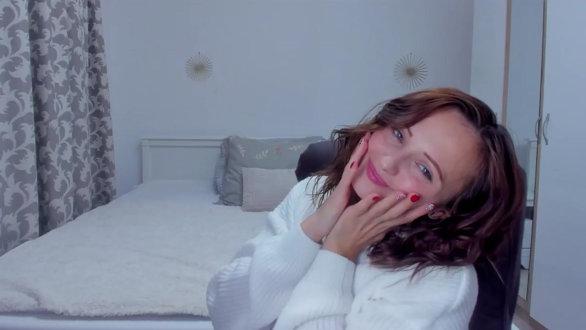 Gallery image thumbnail from KatBirdie_x's myfreecams stream on, 12/01/2024, 15:01 image 4 of 20
