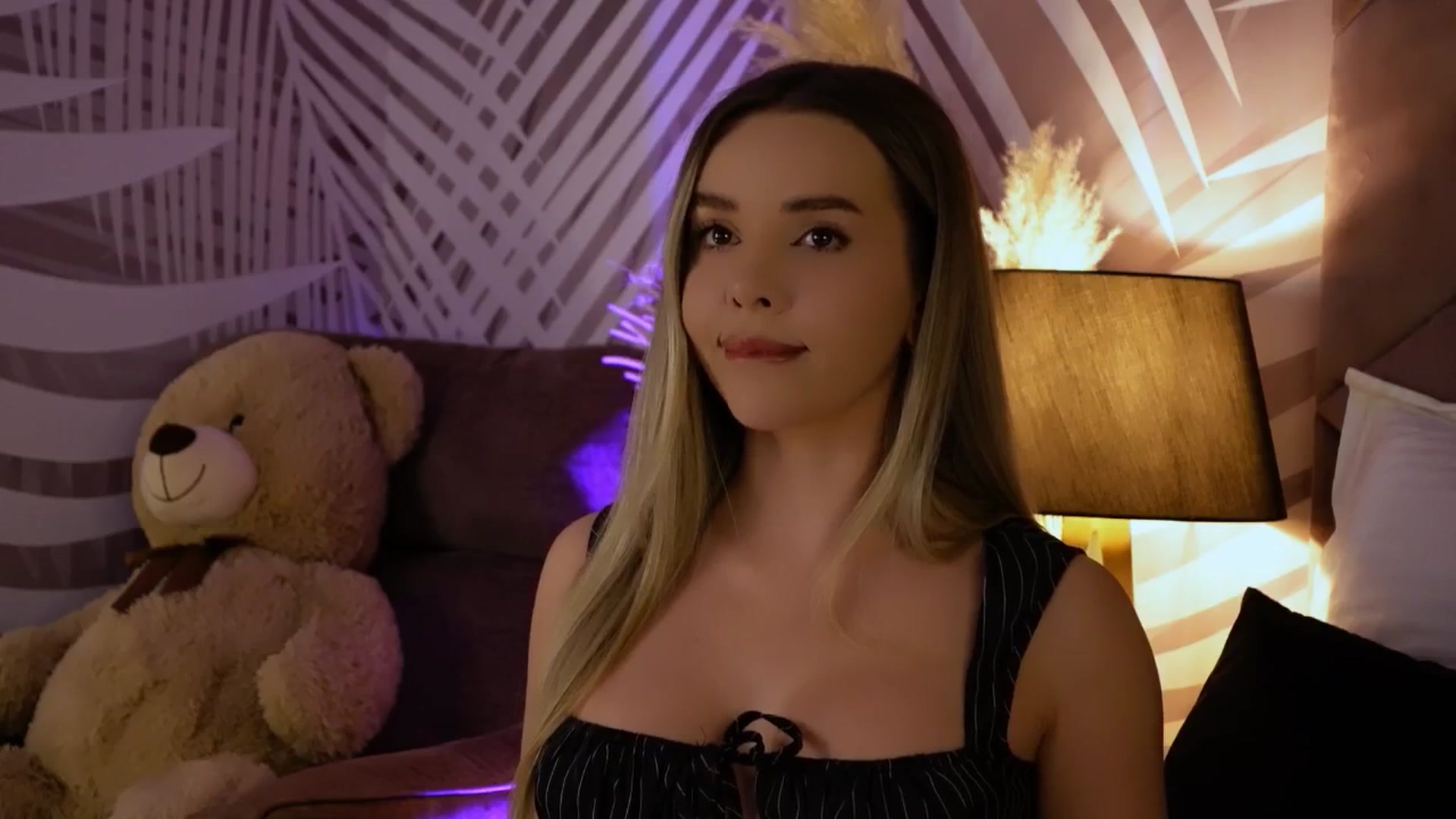 Gallery image thumbnail from KatJoliee's myfreecams stream on, 10/21/2025, 21:14 image 9 of 20