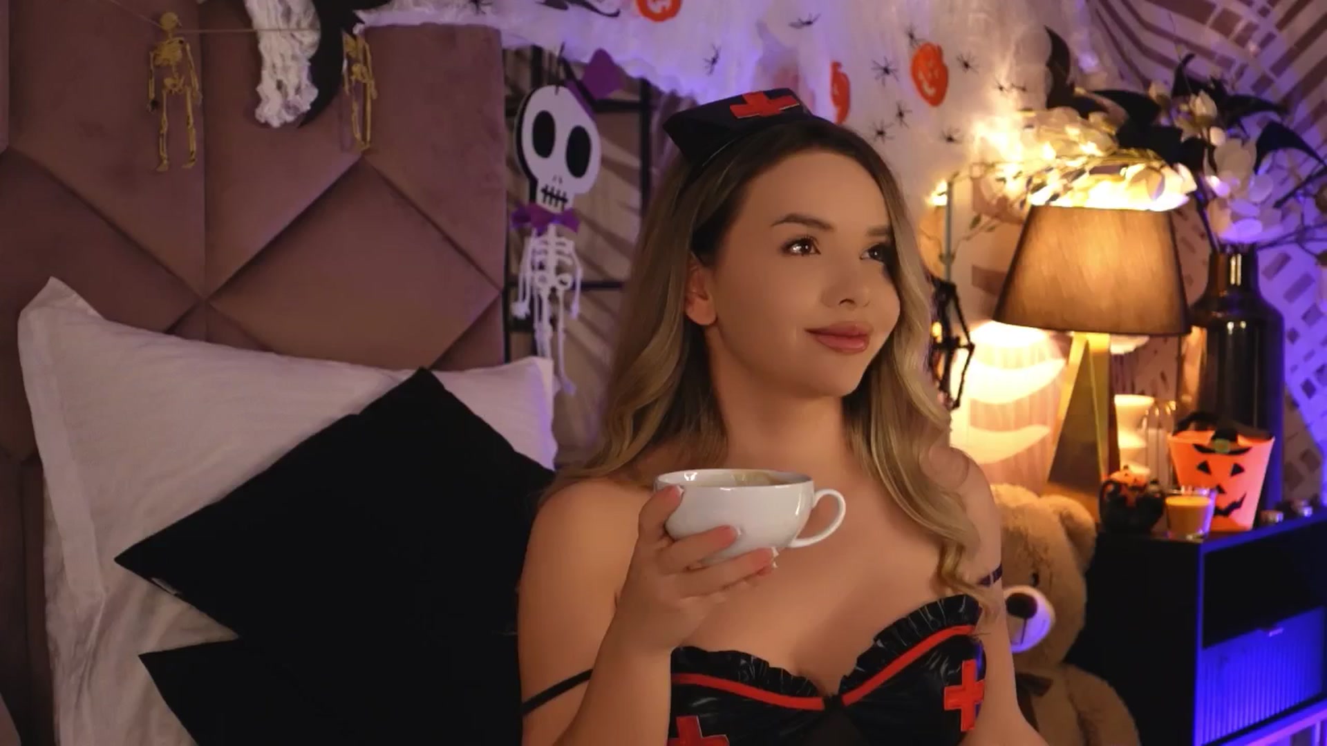 Gallery image thumbnail from KatJoliee's myfreecams stream on, 10/29/2025, 21:47 image 13 of 20