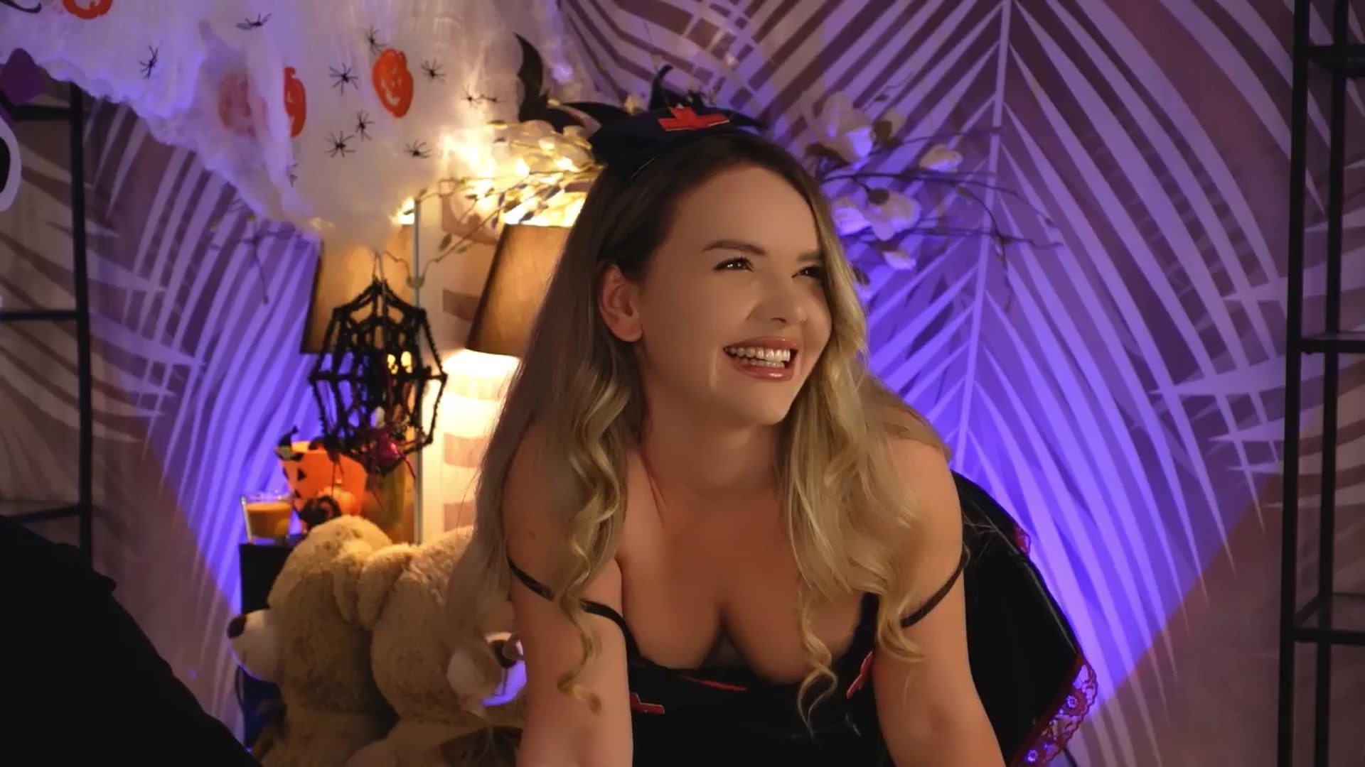 Gallery image thumbnail from KatJoliee's myfreecams stream on, 10/29/2025, 21:47 image 1 of 20