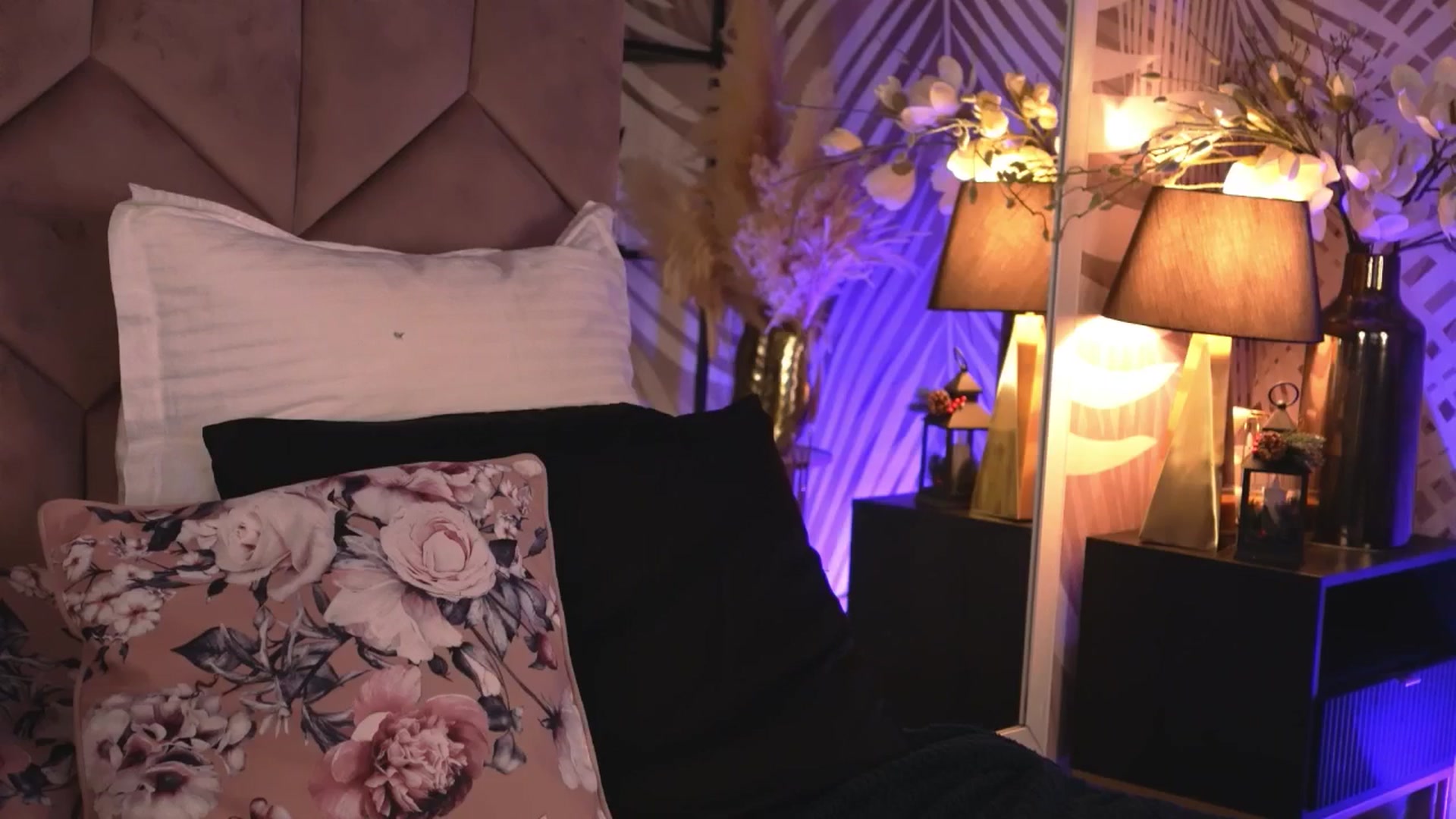 Gallery image thumbnail from KatJoliee's myfreecams stream on, 02/09/2026, 03:50 image 13 of 20