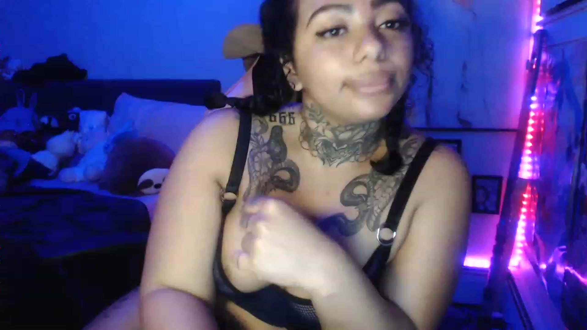 Gallery image thumbnail from KatKitty's myfreecams stream on, 01/03/2023, 06:34 image 17 of 20