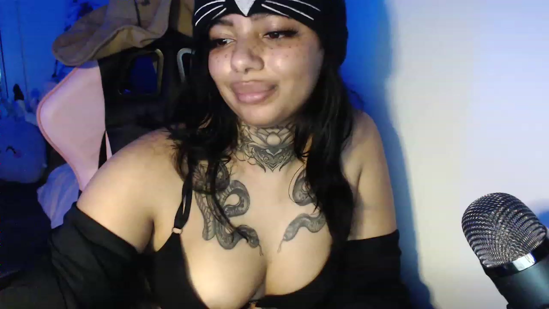 Gallery image thumbnail from KatKitty's myfreecams stream on, 02/13/2023, 08:02 image 7 of 20