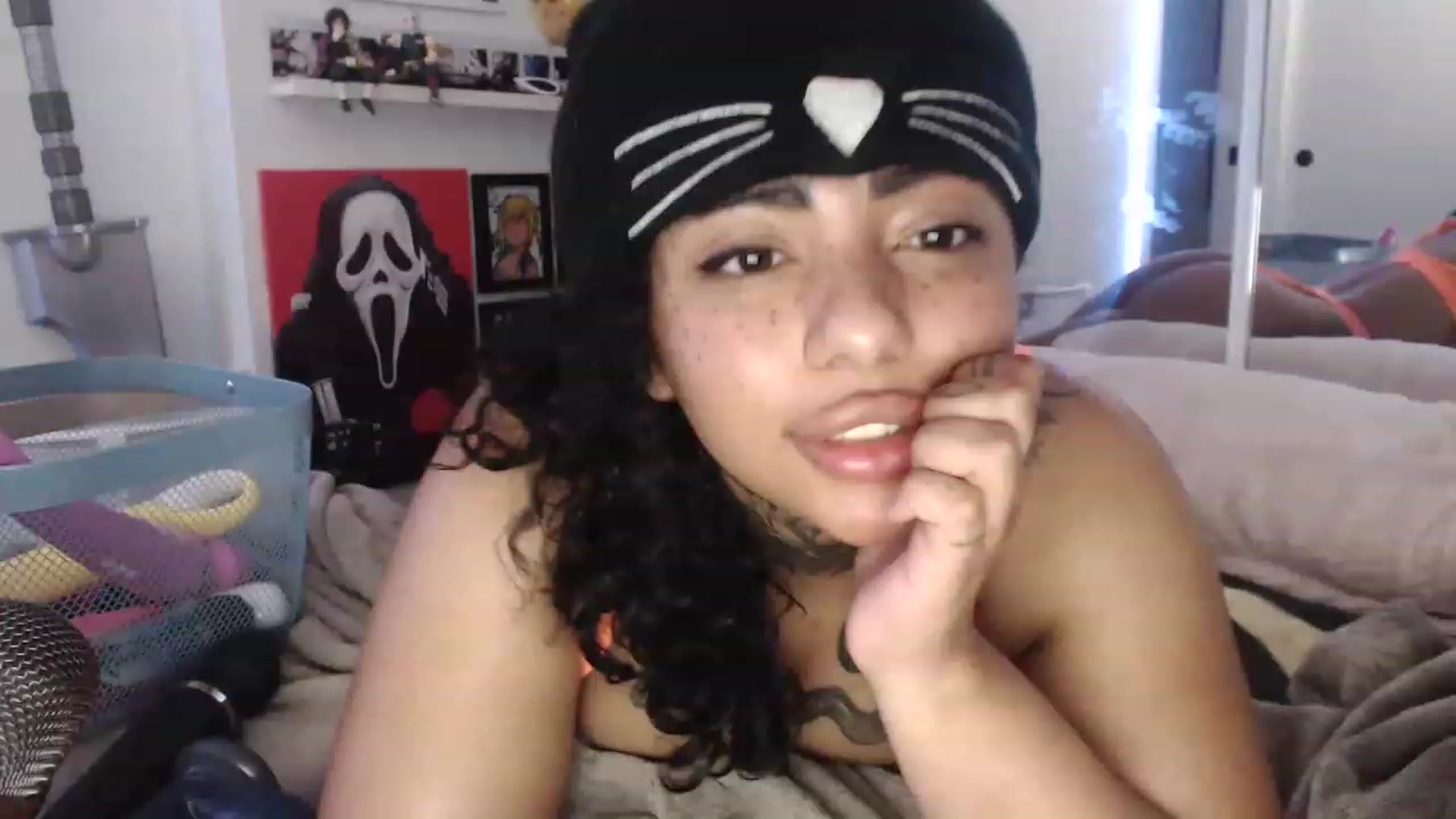 Gallery image thumbnail from KatKitty's myfreecams stream on, 02/19/2023, 08:39 image 1 of 20