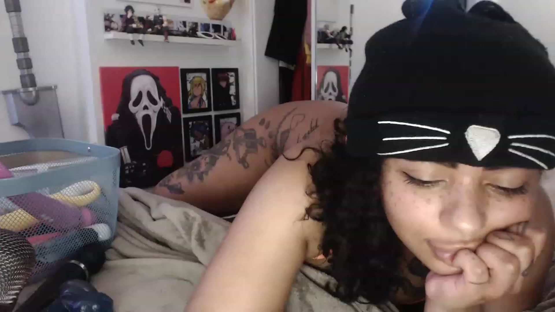 Gallery image thumbnail from KatKitty's myfreecams stream on, 02/19/2023, 08:39 image 10 of 20