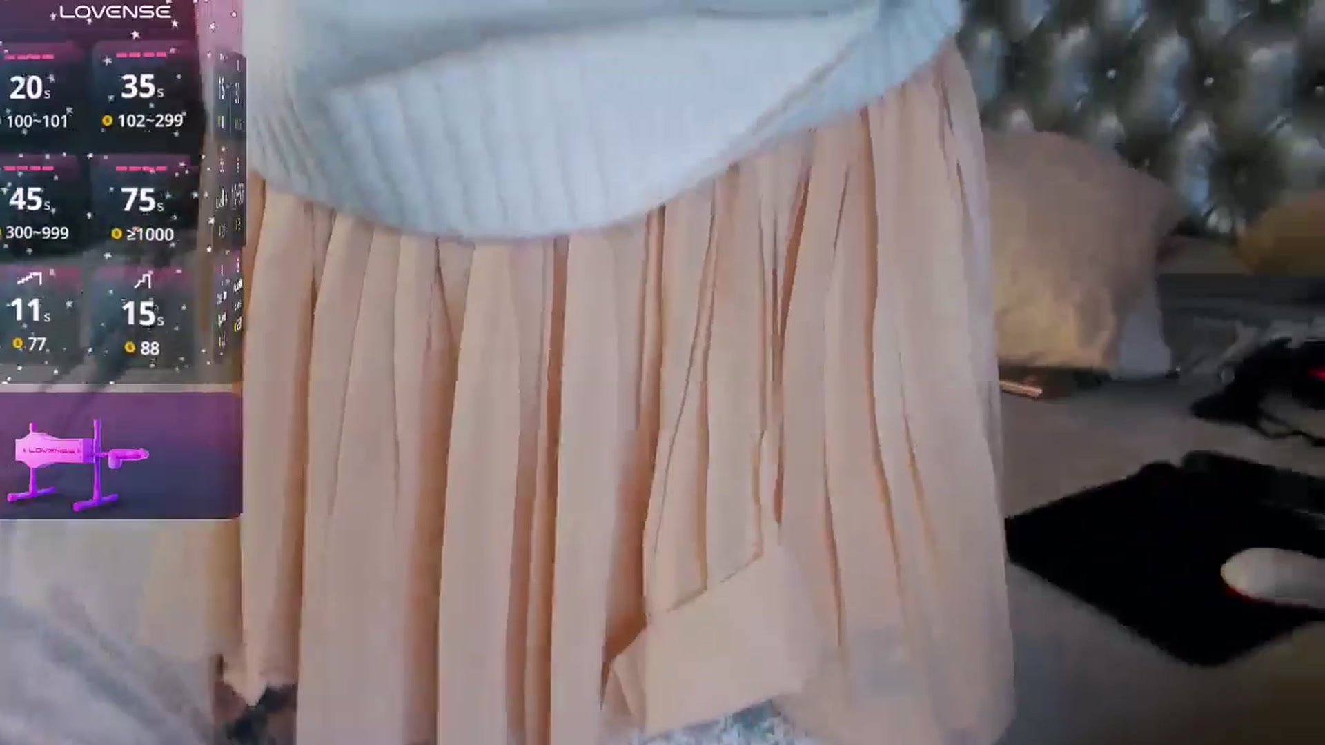 Gallery image thumbnail from KatPirs's myfreecams stream on, 03/11/2025, 13:00 image 8 of 20