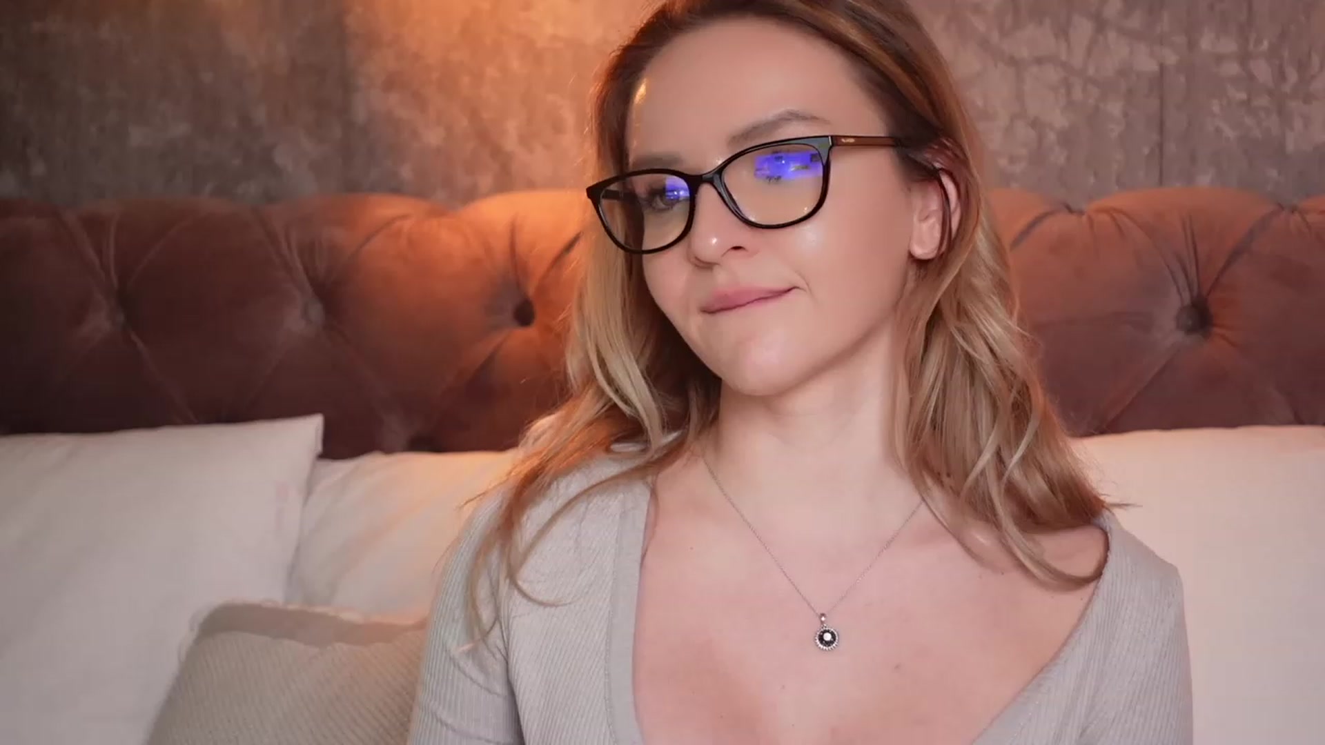Gallery image thumbnail from Kat_Jolie's myfreecams stream on, 11/15/2022, 03:49 image 19 of 20