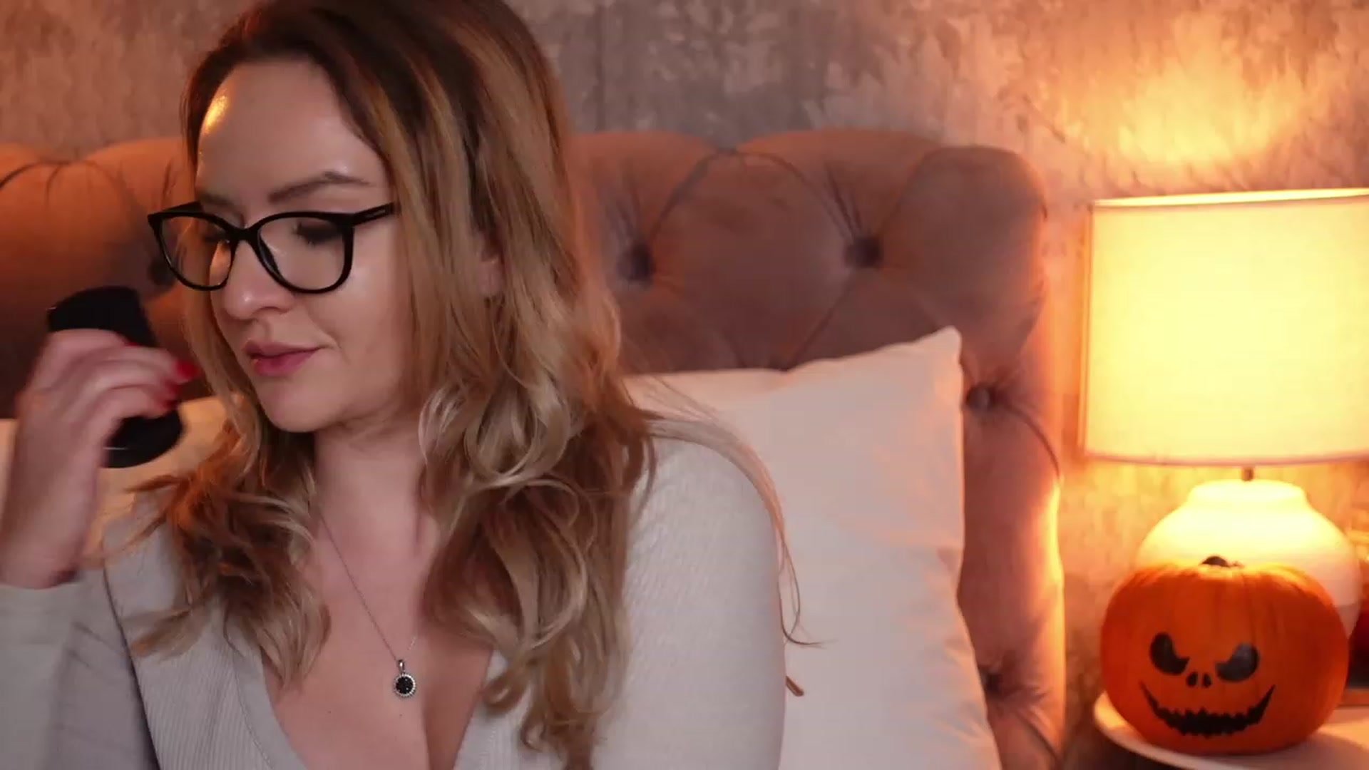 Gallery image thumbnail from Kat_Jolie's myfreecams stream on, 11/15/2022, 03:49 image 2 of 20