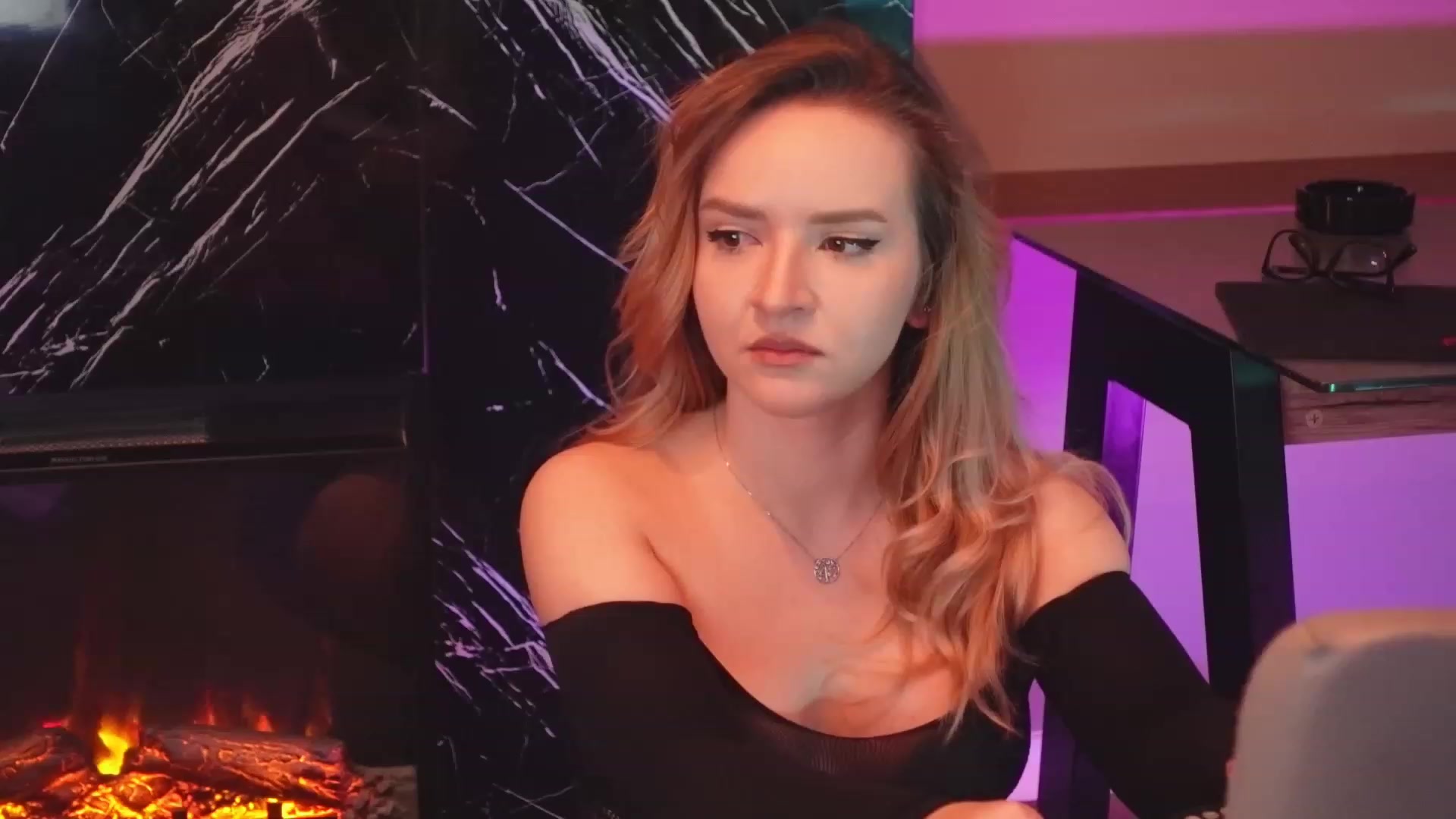 Gallery image thumbnail from Kat_Jolie's myfreecams stream on, 01/30/2023, 23:33 image 17 of 20
