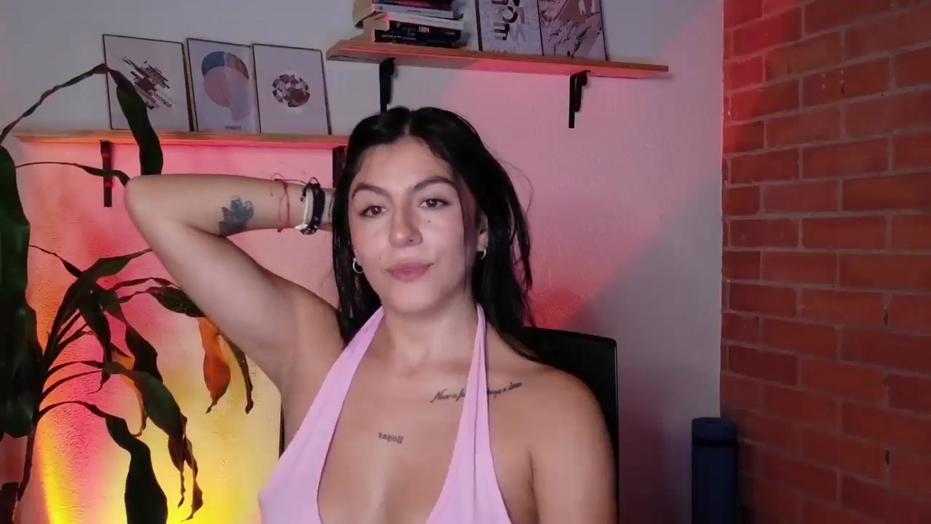 Gallery image thumbnail from Kat_lu's myfreecams stream on, 04/08/2026, 10:10 image 16 of 20
