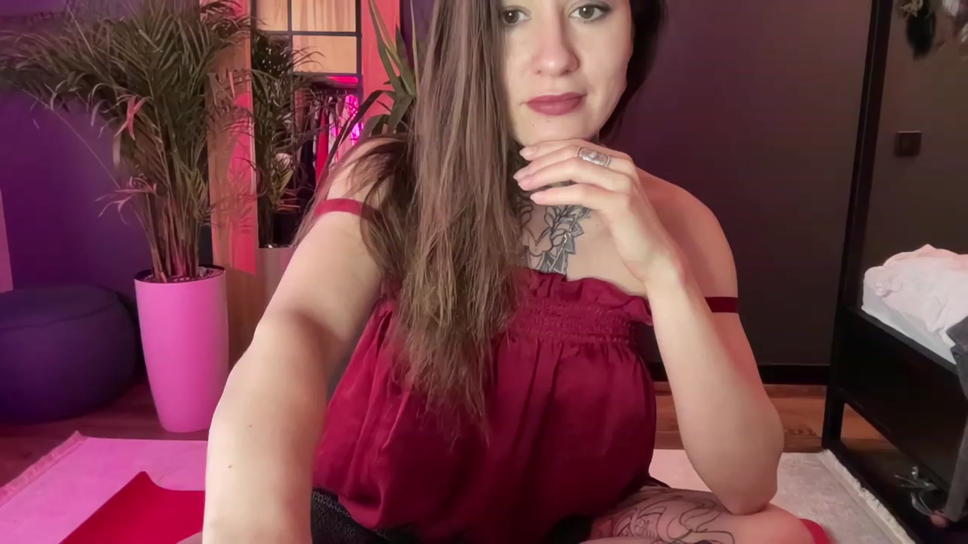 Gallery image thumbnail from KatanaKatya's myfreecams stream on, 12/06/2022, 07:08 image 5 of 20