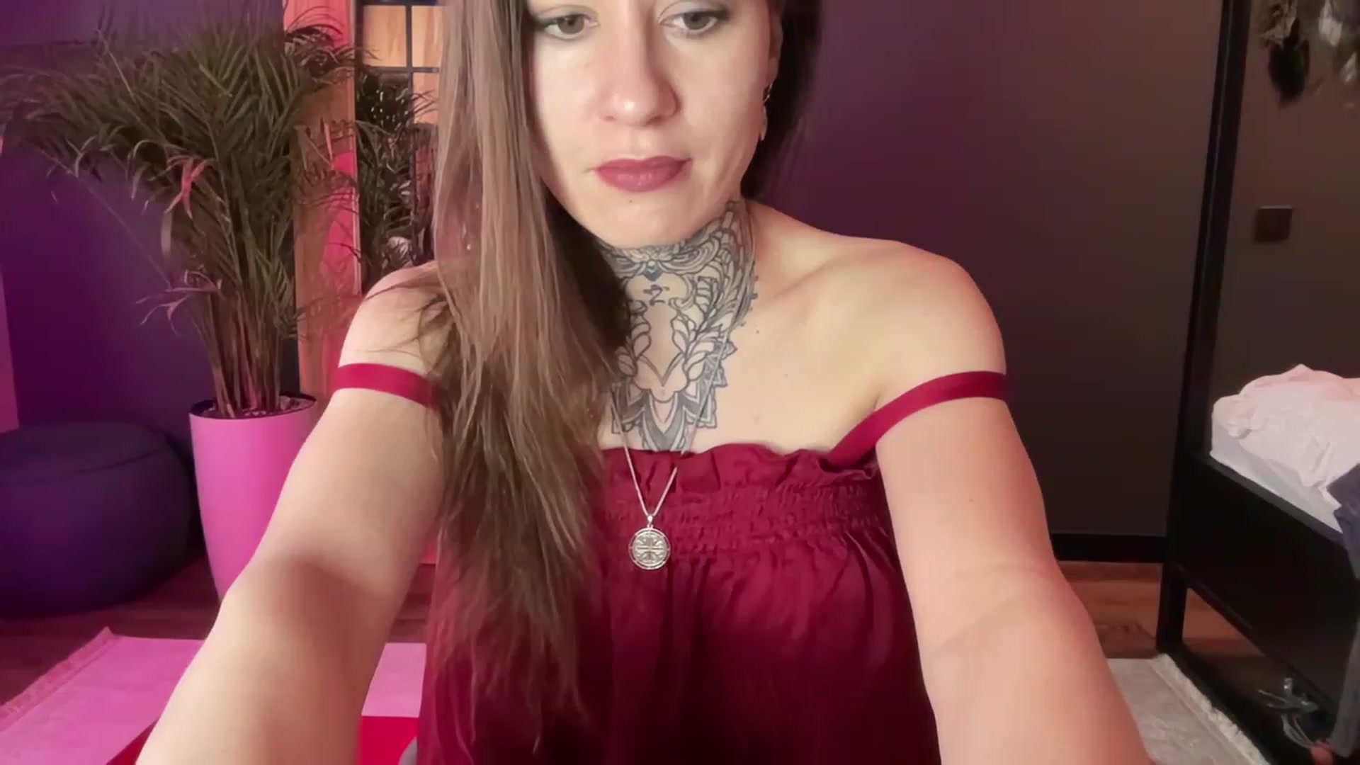 Gallery image thumbnail from KatanaKatya's myfreecams stream on, 12/06/2022, 07:08 image 13 of 20