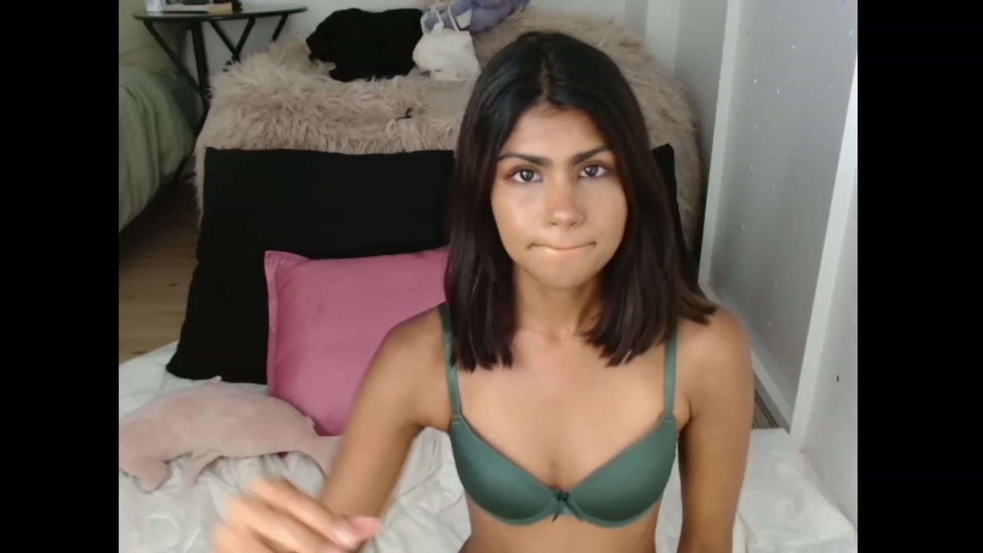Gallery image thumbnail from Katara_'s myfreecams stream on, 01/30/2023, 17:08 image 17 of 20