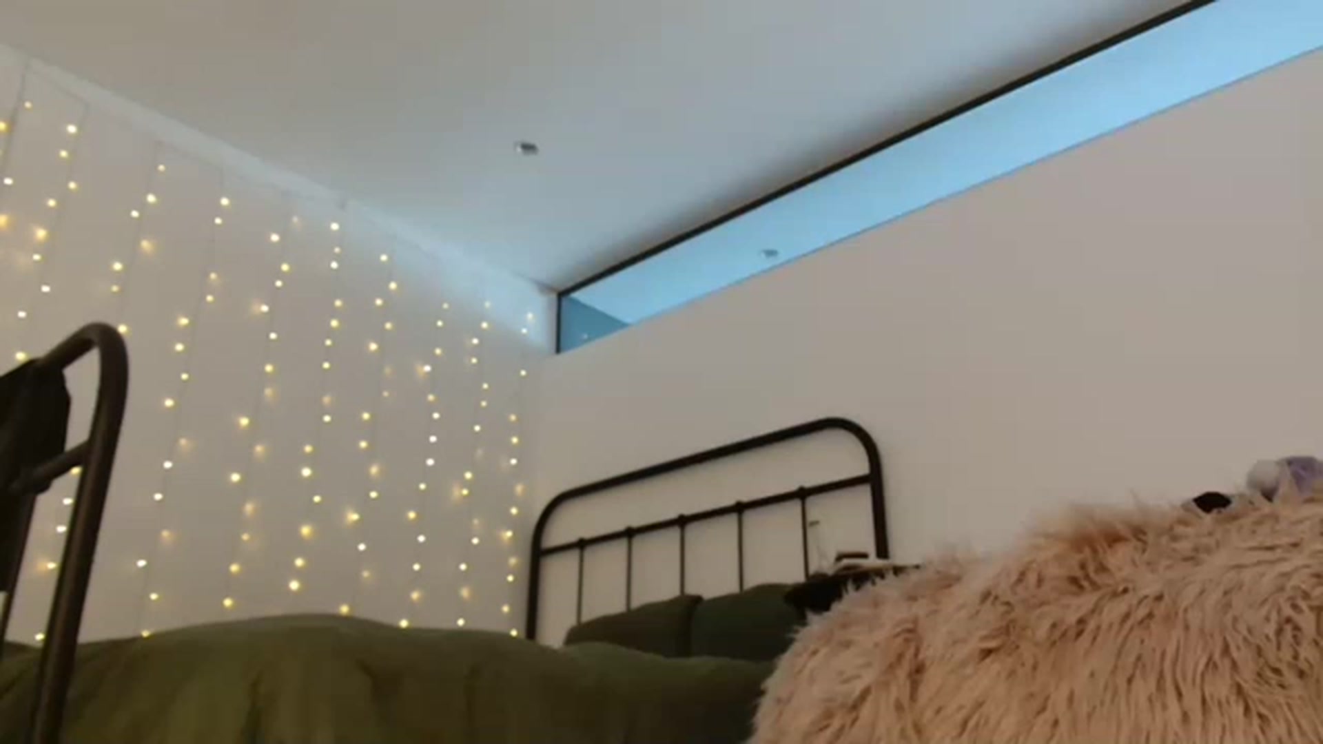 Gallery image thumbnail from Katara_'s myfreecams stream on, 03/16/2023, 09:12 image 7 of 20