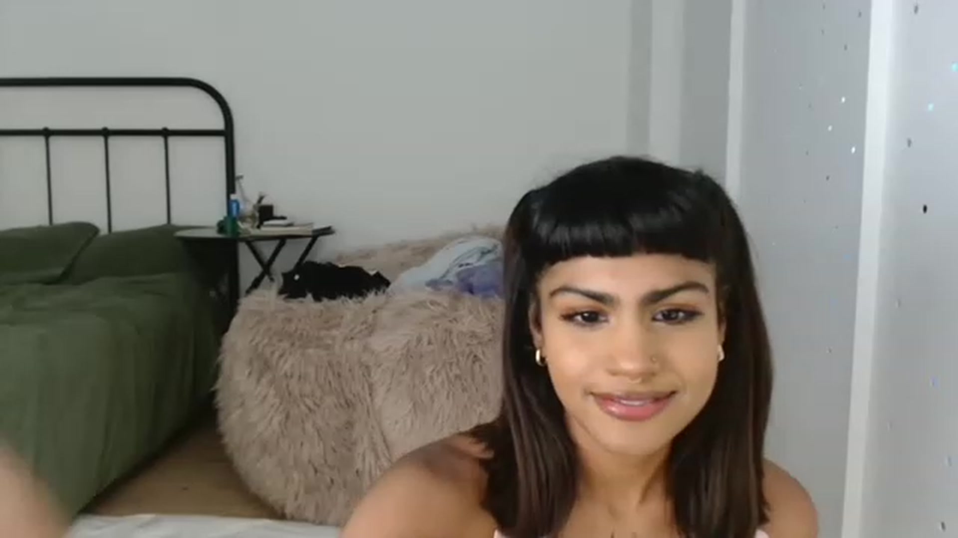 Gallery image thumbnail from Katara_'s myfreecams stream on, 03/21/2023, 16:43 image 6 of 20