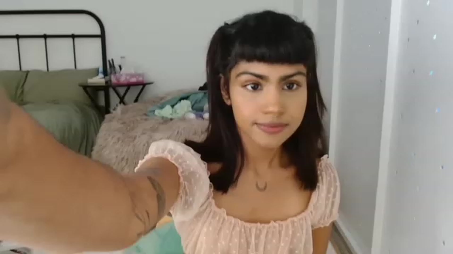 Gallery image thumbnail from Katara_'s myfreecams stream on, 04/06/2023, 14:48 image 7 of 20