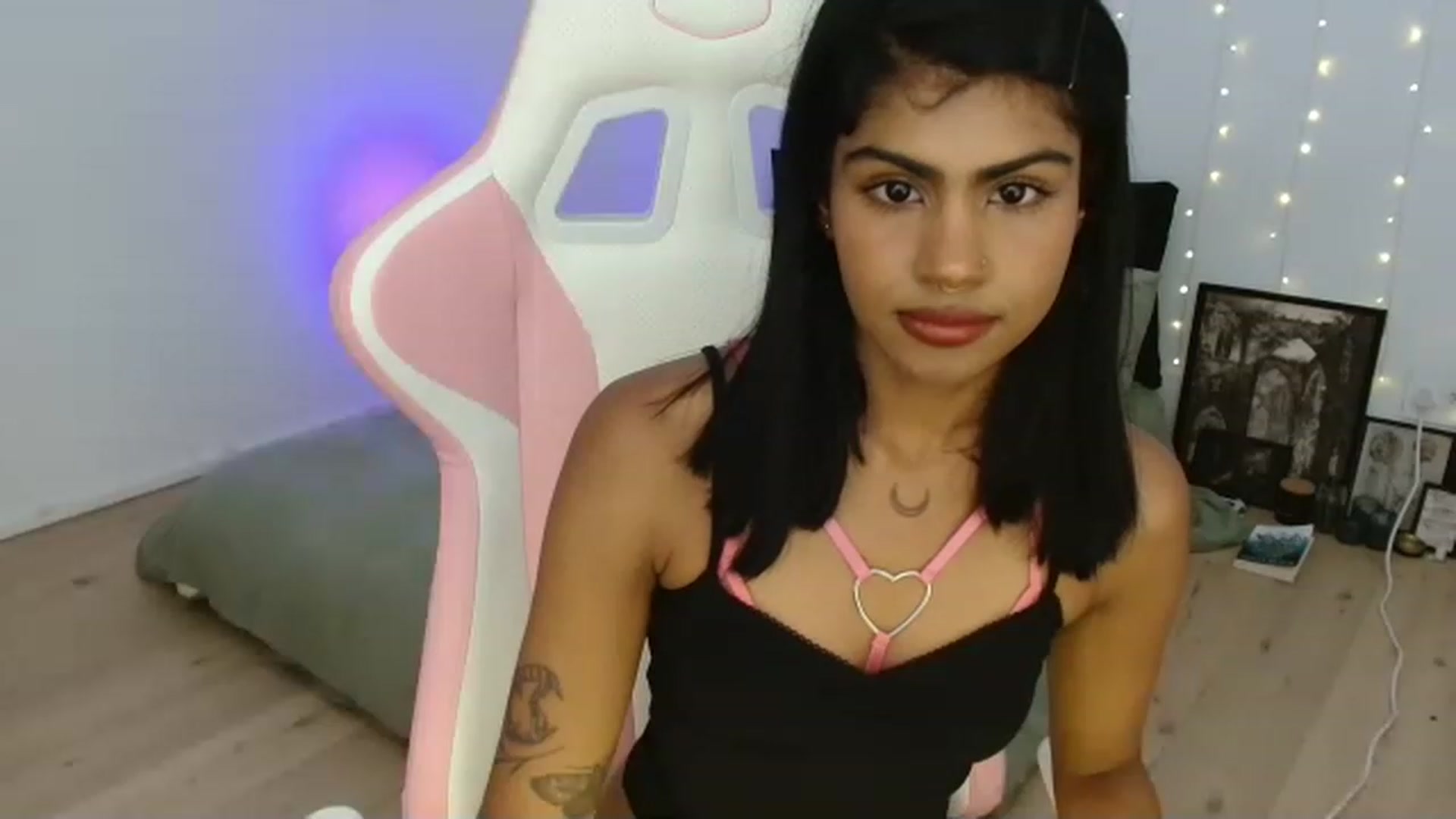 Gallery image thumbnail from Katara_'s myfreecams stream on, 05/09/2023, 12:49 image 1 of 20