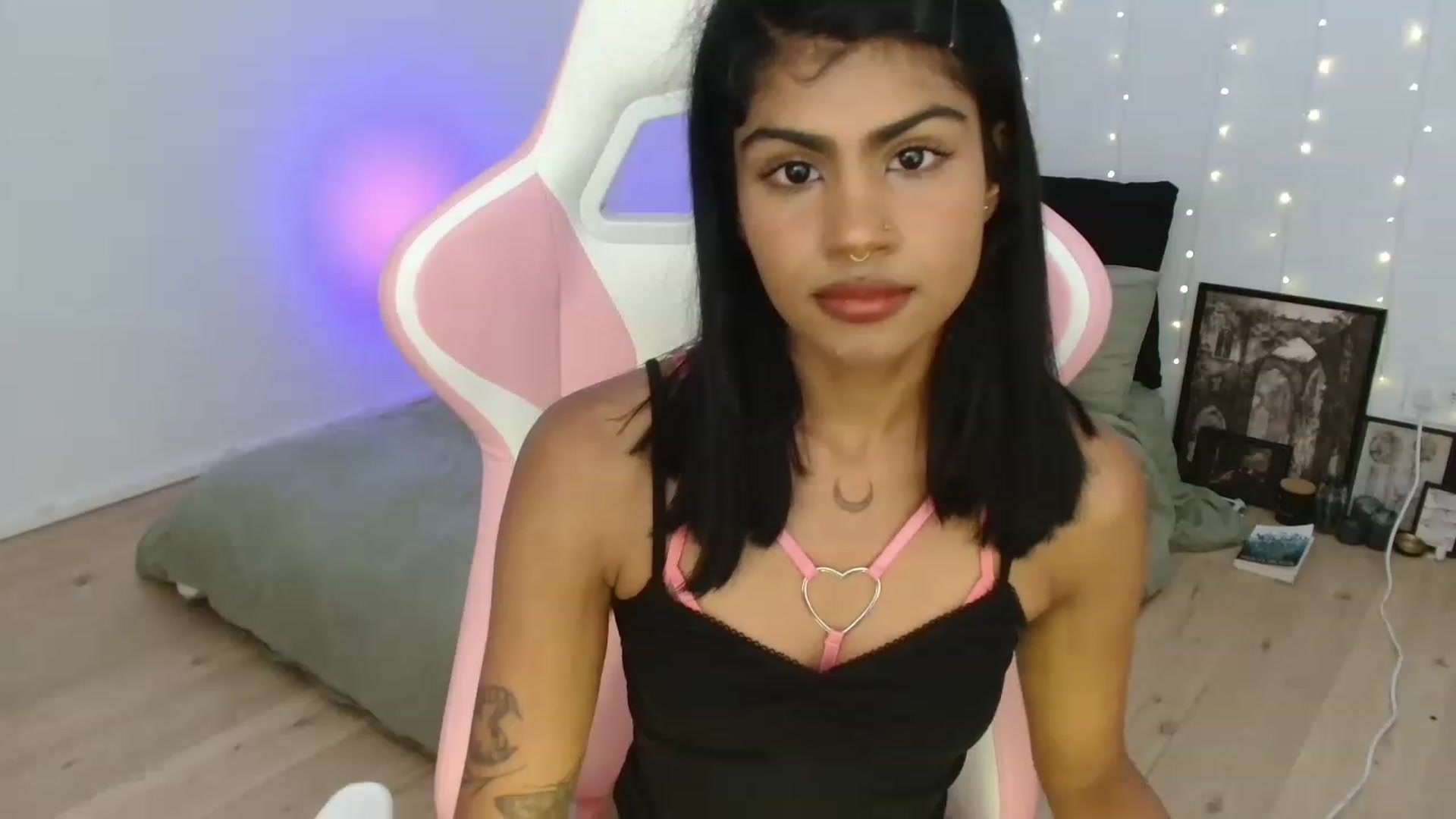 Gallery image thumbnail from Katara_'s myfreecams stream on, 05/09/2023, 12:49 image 2 of 20