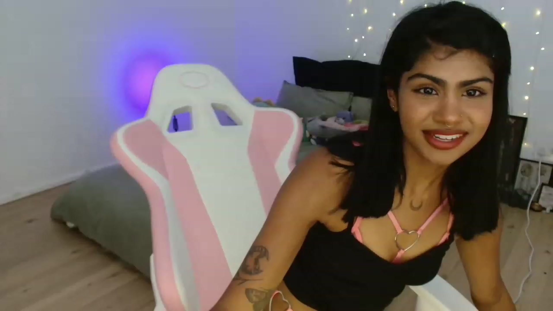 Gallery image thumbnail from Katara_'s myfreecams stream on, 05/09/2023, 12:49 image 9 of 20