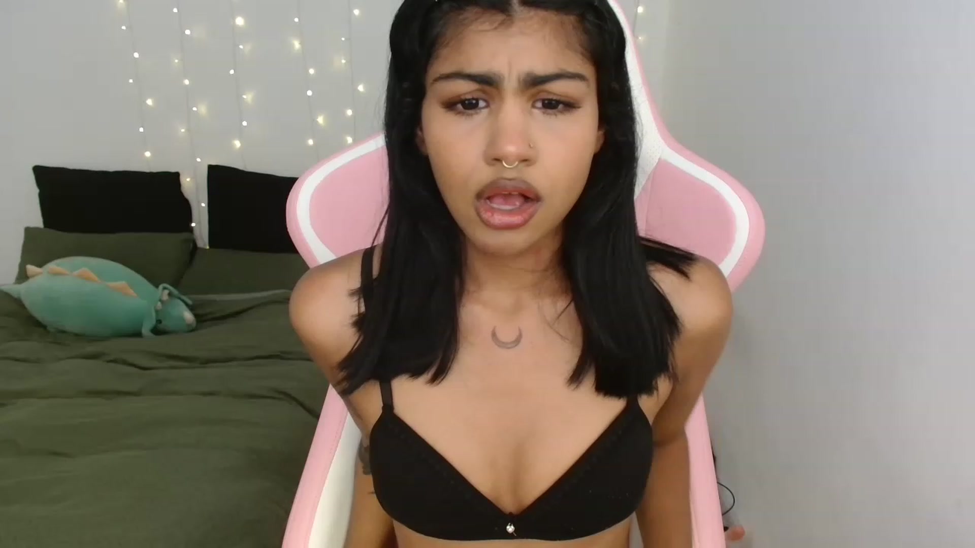 Gallery image thumbnail from Katara_'s myfreecams stream on, 06/01/2023, 14:58 image 1 of 20