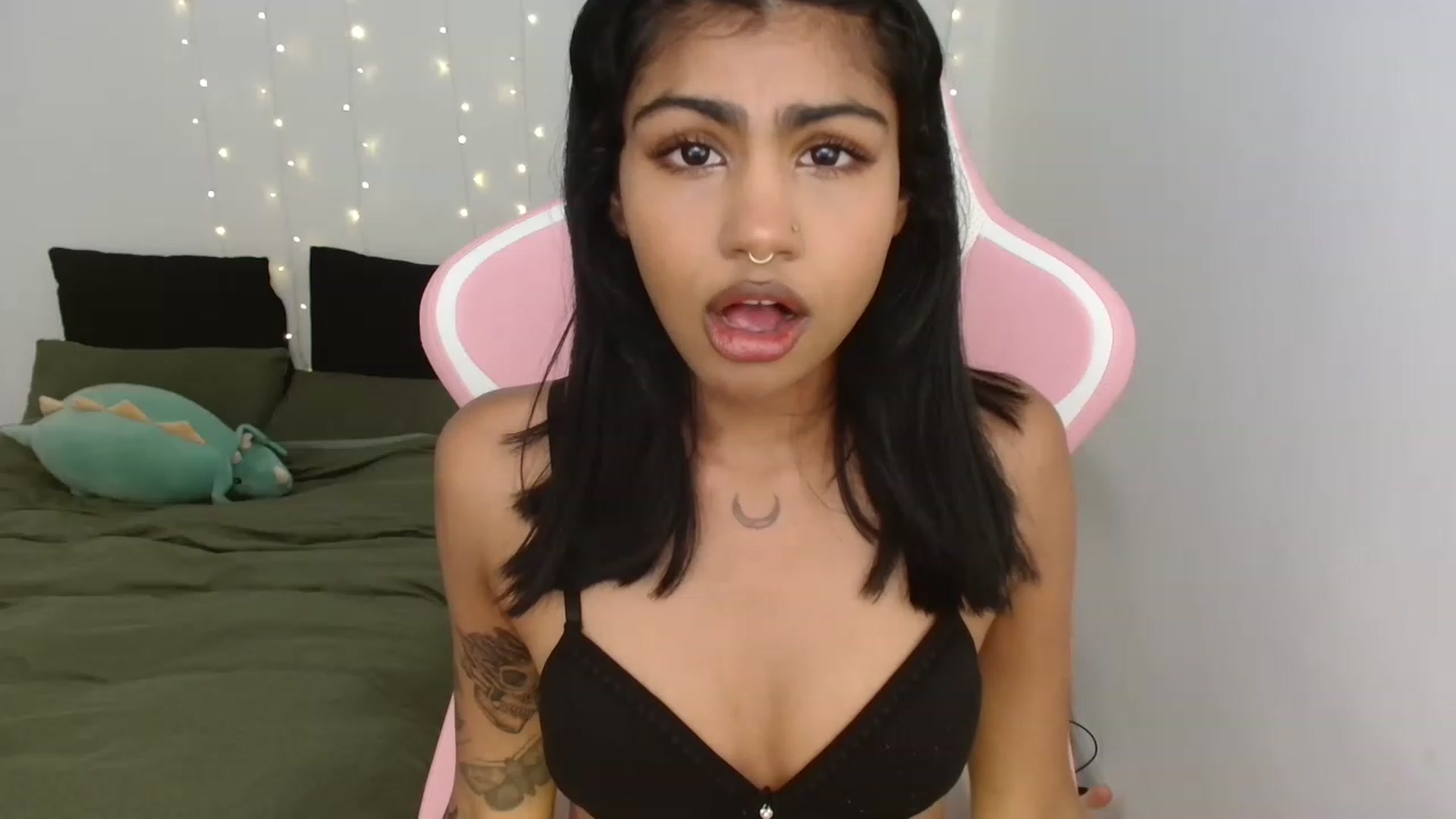 Gallery image thumbnail from Katara_'s myfreecams stream on, 06/01/2023, 14:58 image 2 of 20