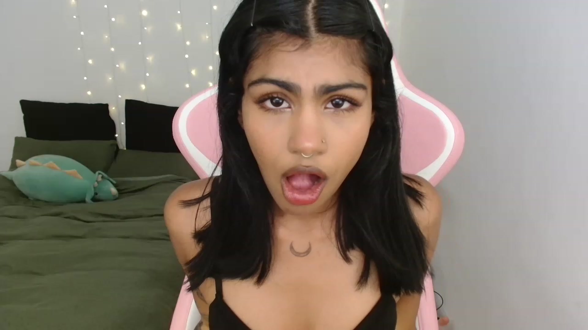 Gallery image thumbnail from Katara_'s myfreecams stream on, 06/01/2023, 14:58 image 3 of 20