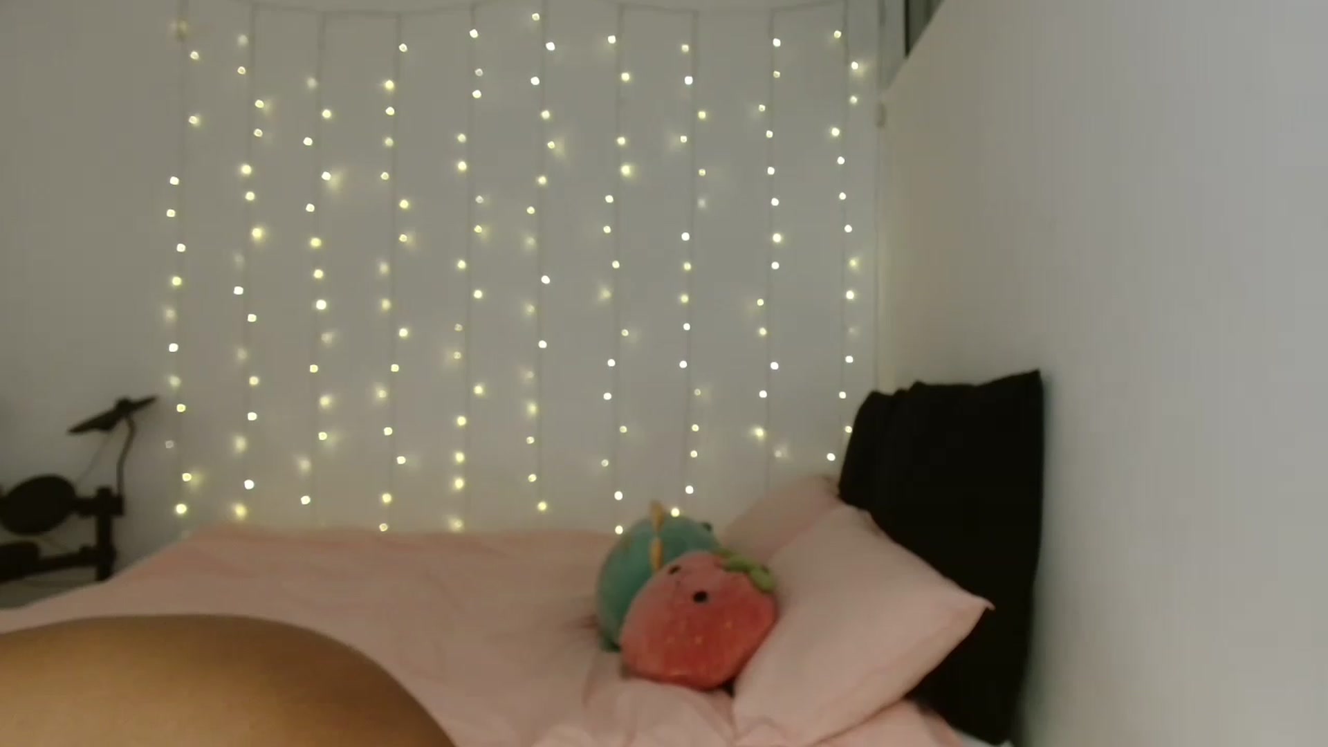 Gallery image thumbnail from Katara_'s myfreecams stream on, 06/19/2023, 17:40 image 14 of 20
