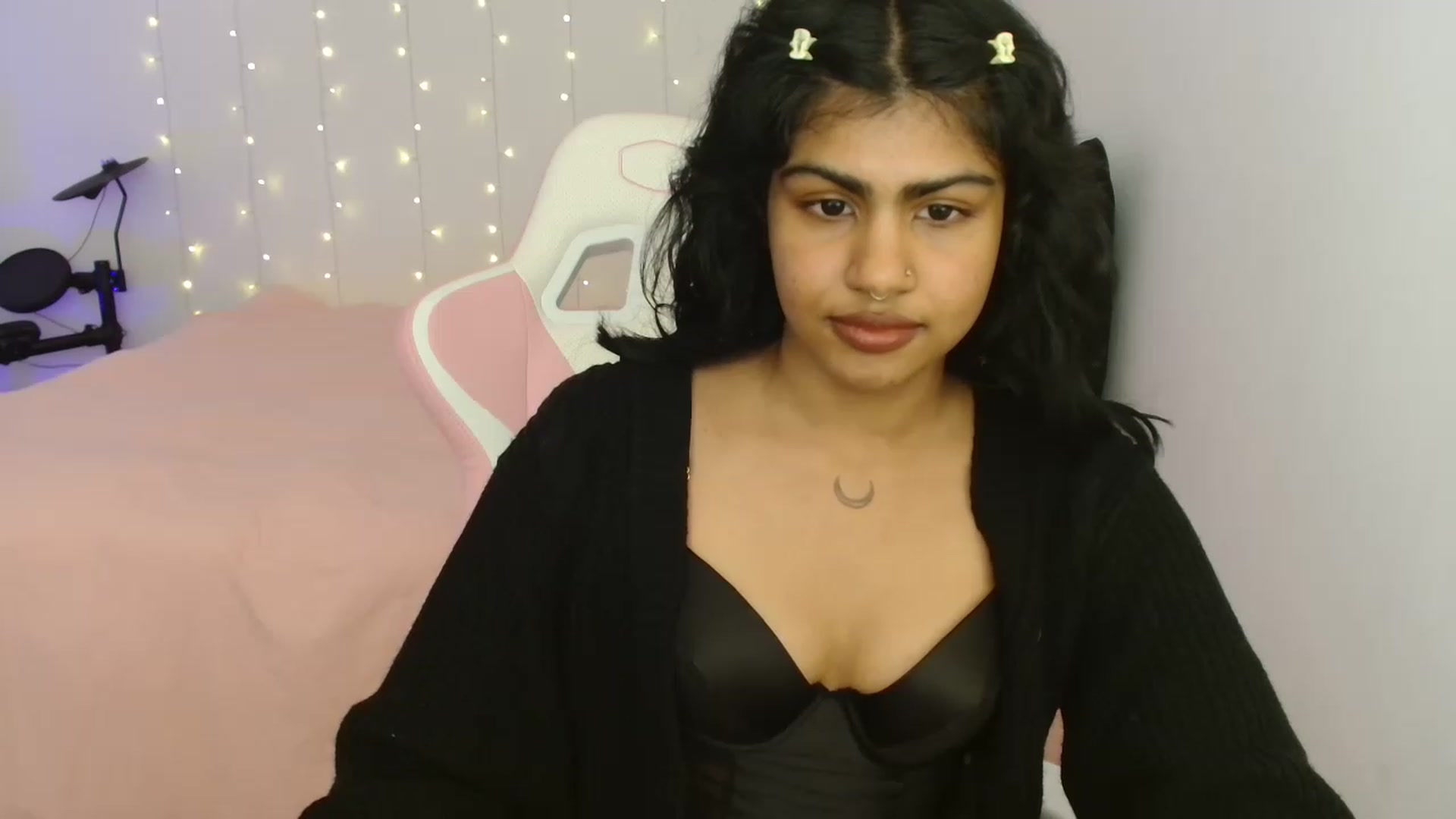 Gallery image thumbnail from Katara_'s myfreecams stream on, 07/04/2023, 17:21 image 4 of 20