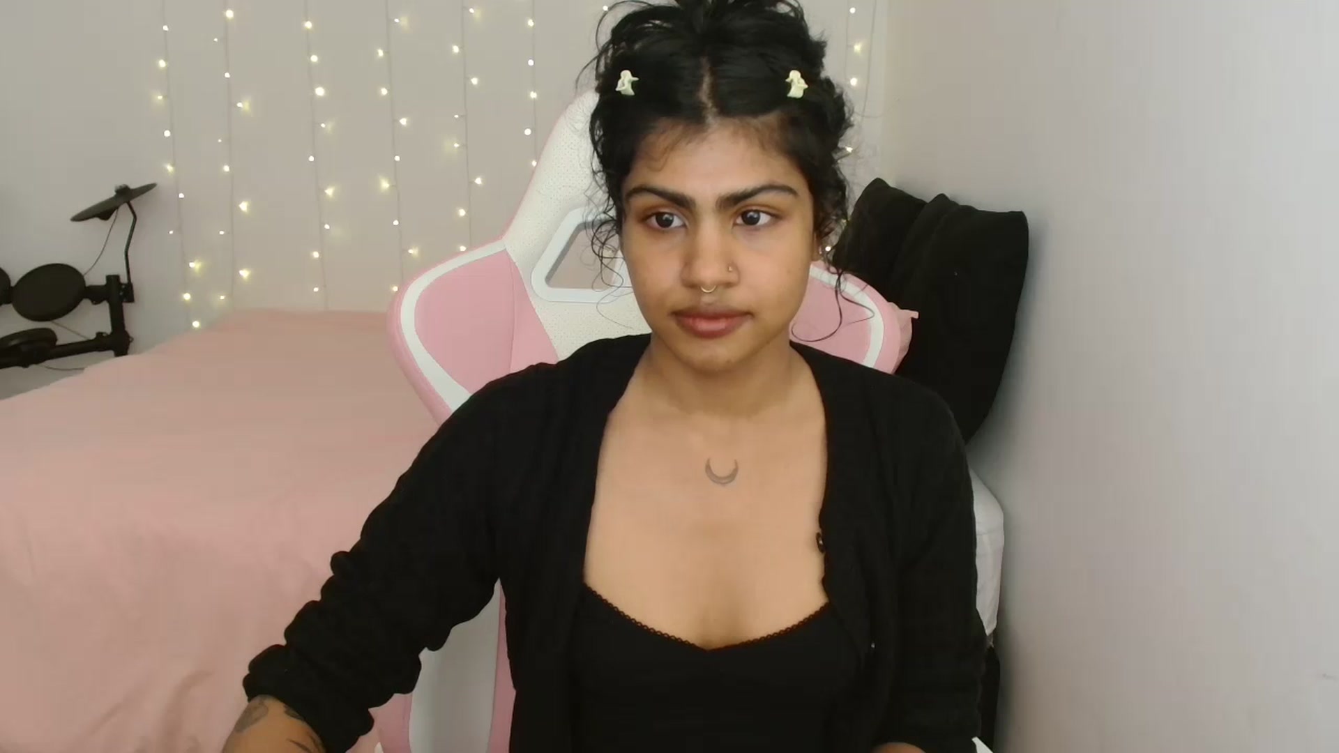 Gallery image thumbnail from Katara_'s myfreecams stream on, 07/05/2023, 17:27 image 2 of 20