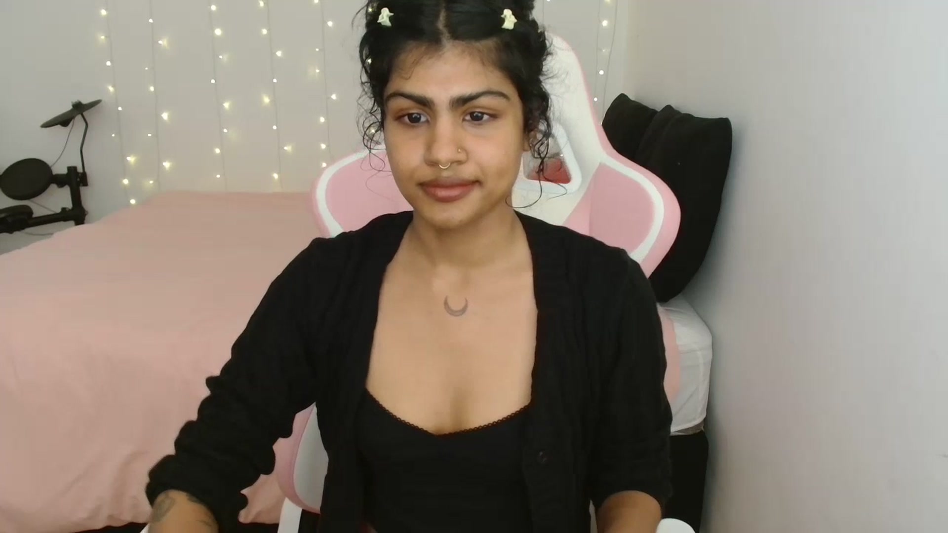 Gallery image thumbnail from Katara_'s myfreecams stream on, 07/05/2023, 17:27 image 4 of 20