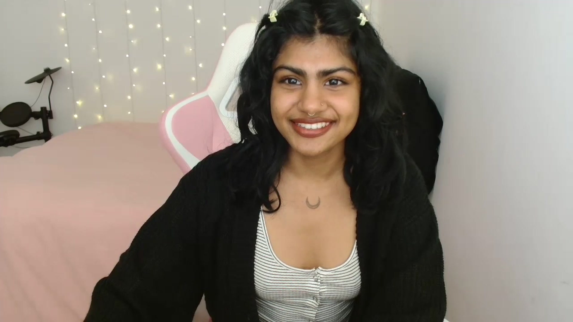 Gallery image thumbnail from Katara_'s myfreecams stream on, 07/12/2023, 06:18 image 4 of 20