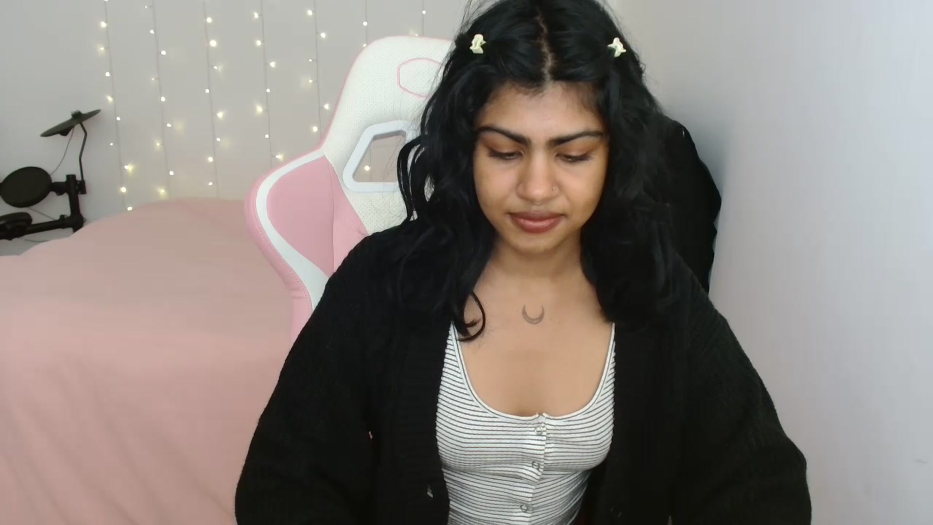 Gallery image thumbnail from Katara_'s myfreecams stream on, 07/12/2023, 06:18 image 3 of 20