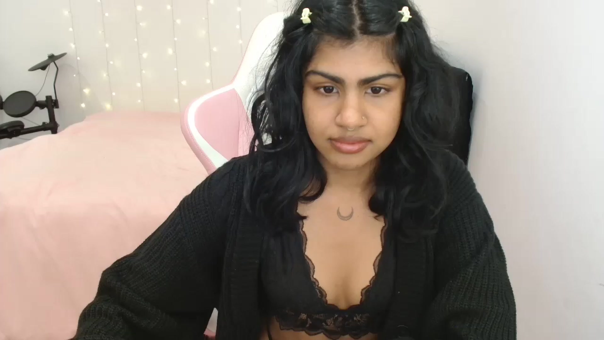 Gallery image thumbnail from Katara_'s myfreecams stream on, 07/13/2023, 16:00 image 5 of 20
