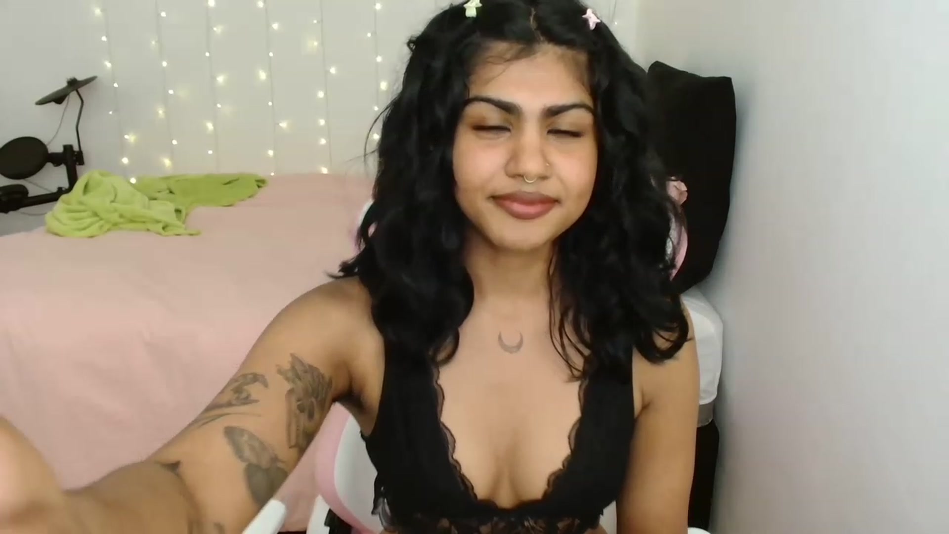 Gallery image thumbnail from Katara_'s myfreecams stream on, 08/03/2023, 20:24 image 6 of 20