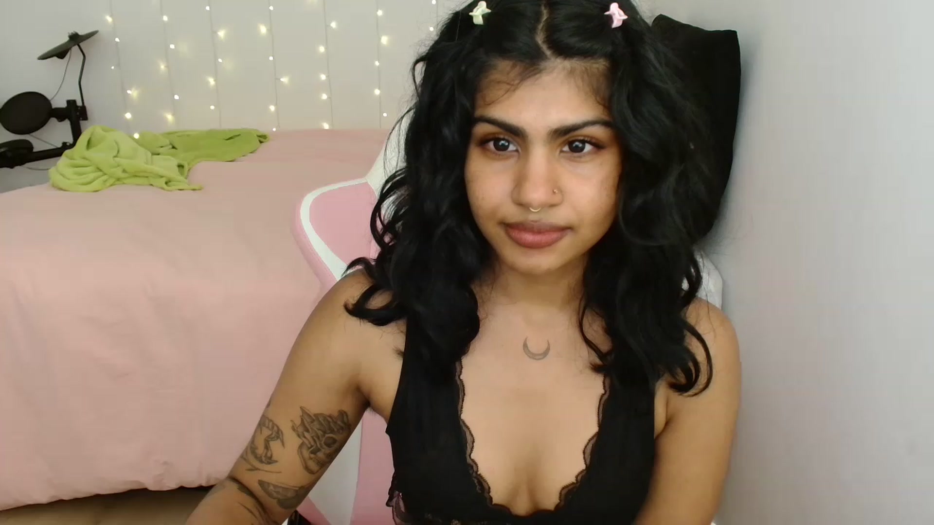 Gallery image thumbnail from Katara_'s myfreecams stream on, 08/03/2023, 21:18 image 9 of 20
