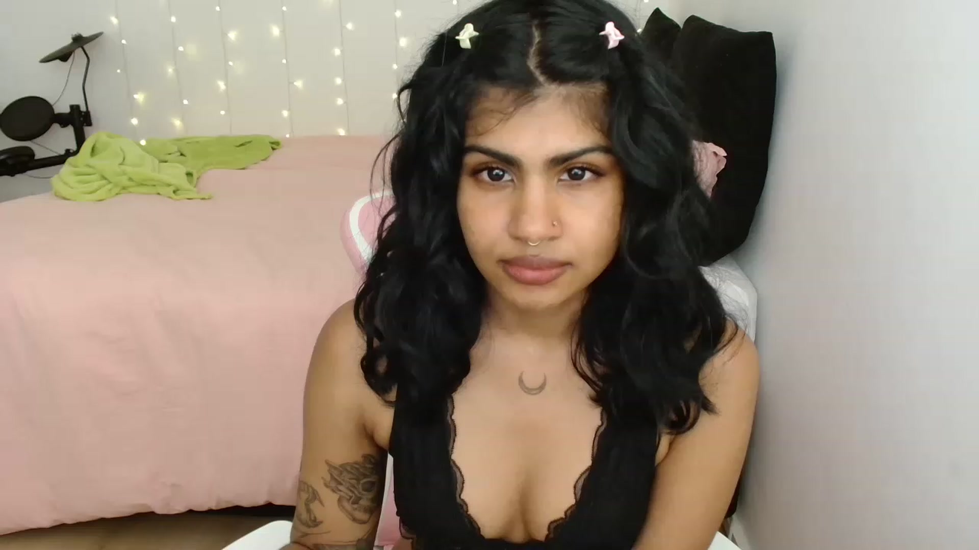 Gallery image thumbnail from Katara_'s myfreecams stream on, 08/03/2023, 21:18 image 16 of 20