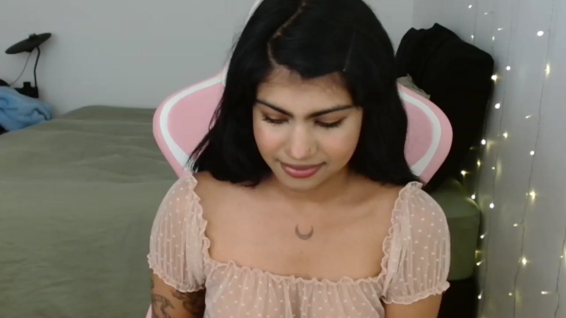 Gallery image thumbnail from Katara_'s myfreecams stream on, 09/07/2023, 21:44 image 5 of 20