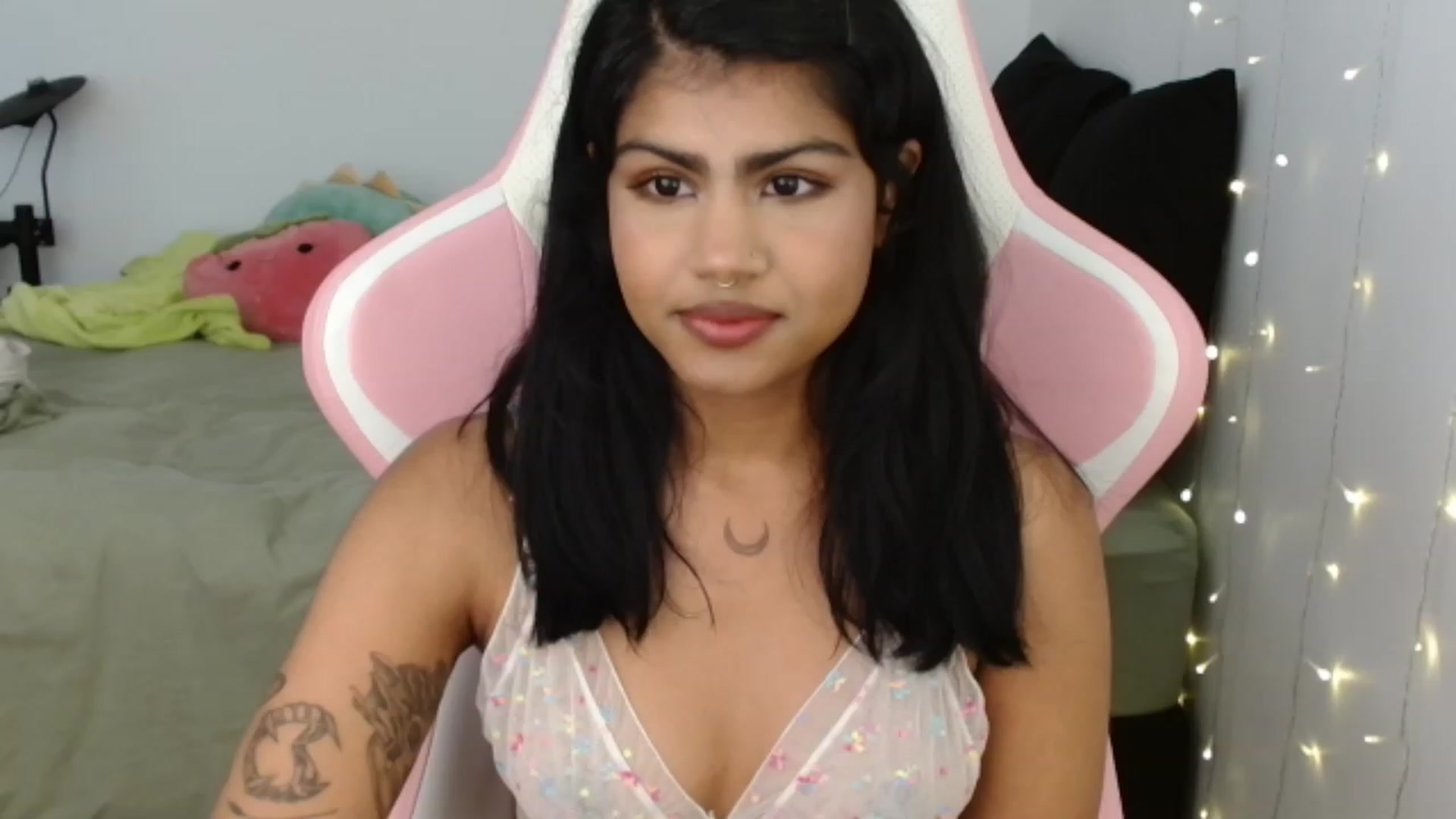 Gallery image thumbnail from Katara_'s myfreecams stream on, 09/22/2023, 16:21 image 1 of 20