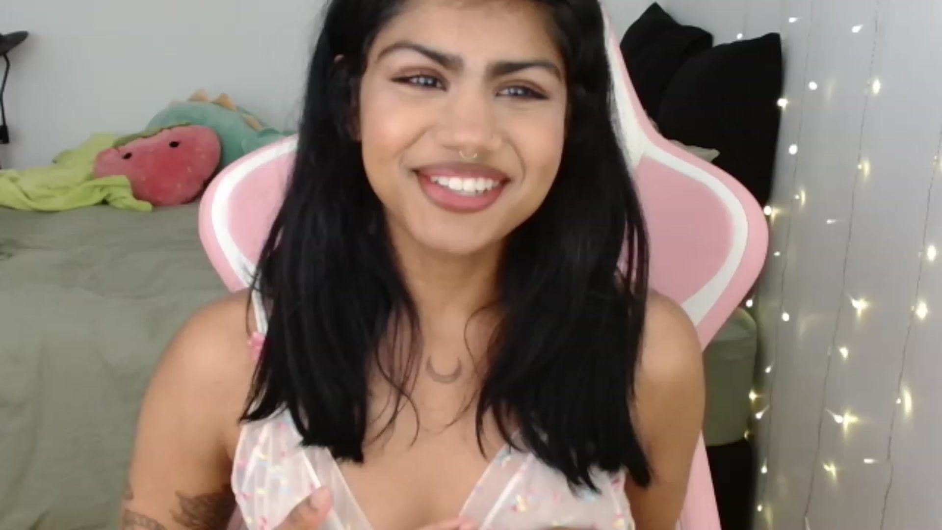 Gallery image thumbnail from Katara_'s myfreecams stream on, 09/22/2023, 16:31 image 15 of 20
