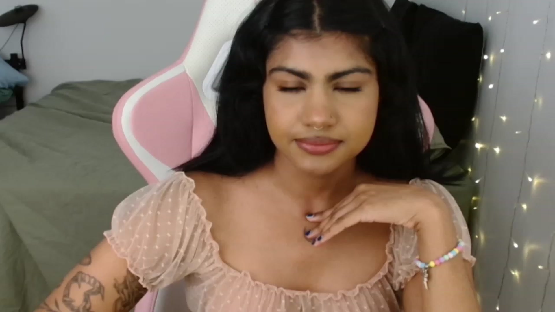 Gallery image thumbnail from Katara_'s myfreecams stream on, 11/02/2023, 16:13 image 3 of 20