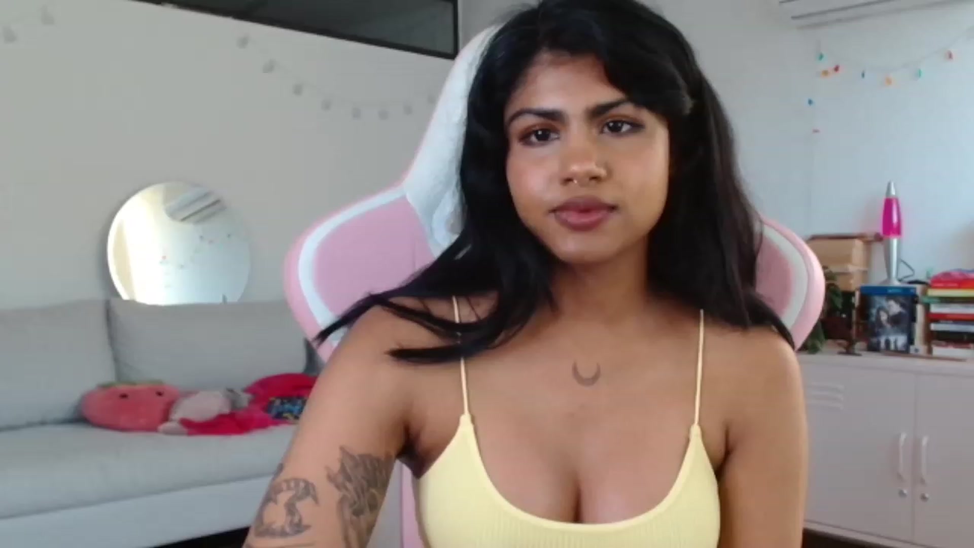 Gallery image thumbnail from Katara_'s myfreecams stream on, 11/08/2023, 17:10 image 6 of 20